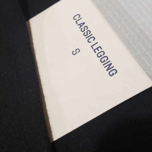 5/$15 Aeropostale leggings S - Picture 3 of 5